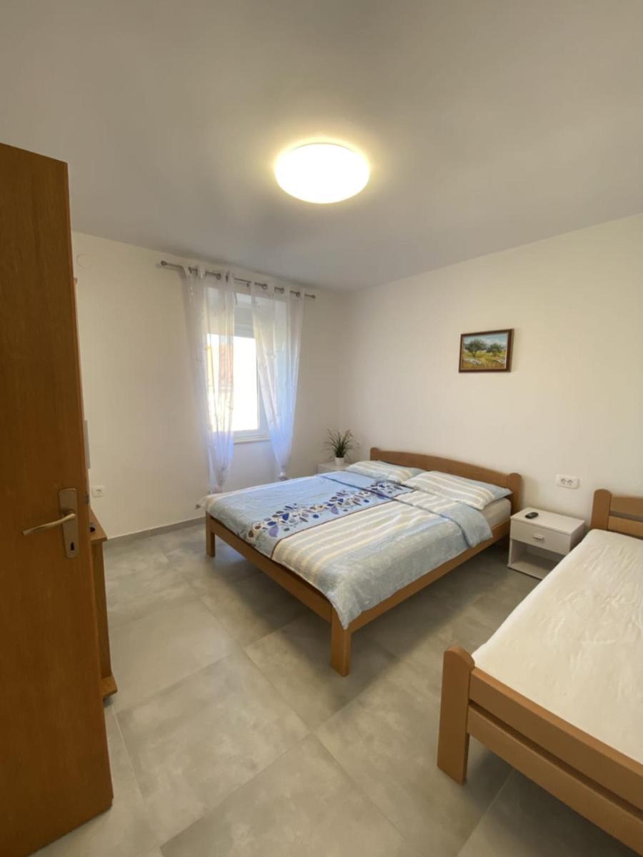 Apartmani Radosav Šilo Exterior foto